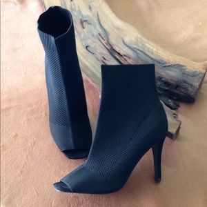 Mia Pull-On Booties